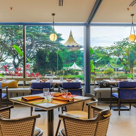 Hilton Kuching Hotel Buitenkant foto