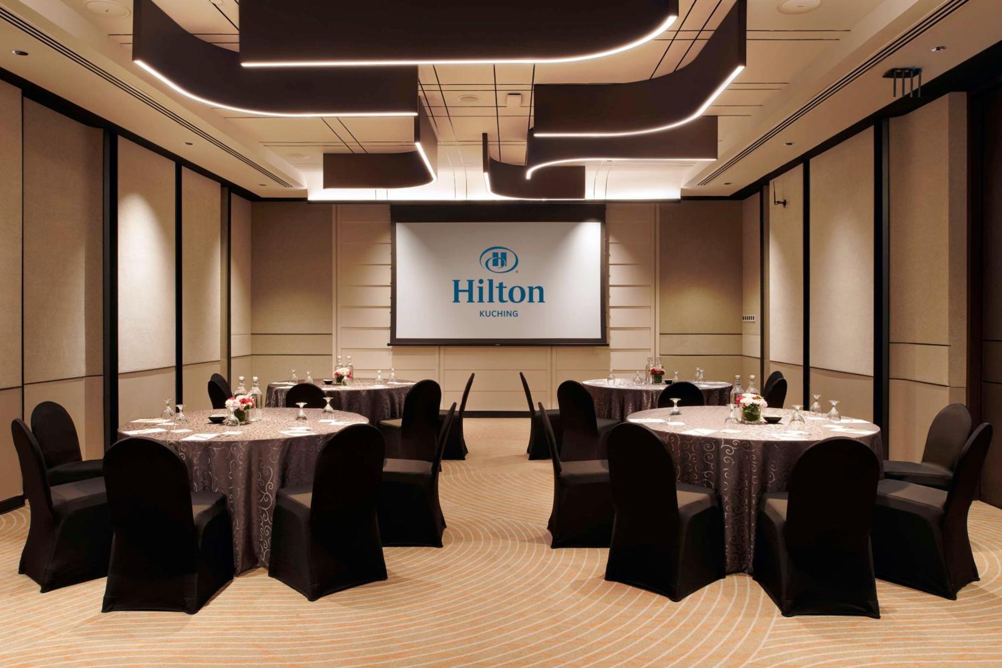 Hilton Kuching Hotel Buitenkant foto