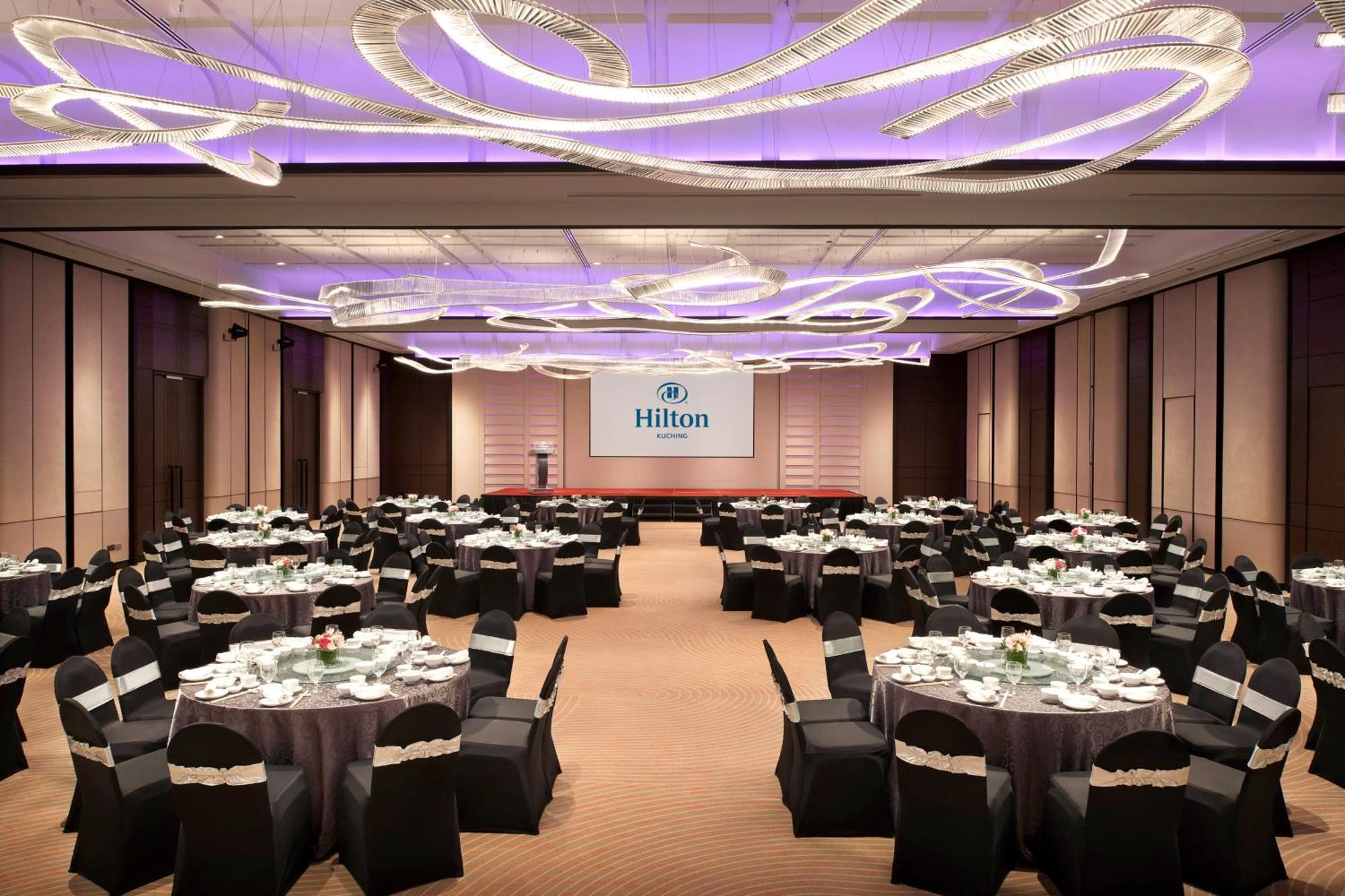 Hilton Kuching Hotel Buitenkant foto