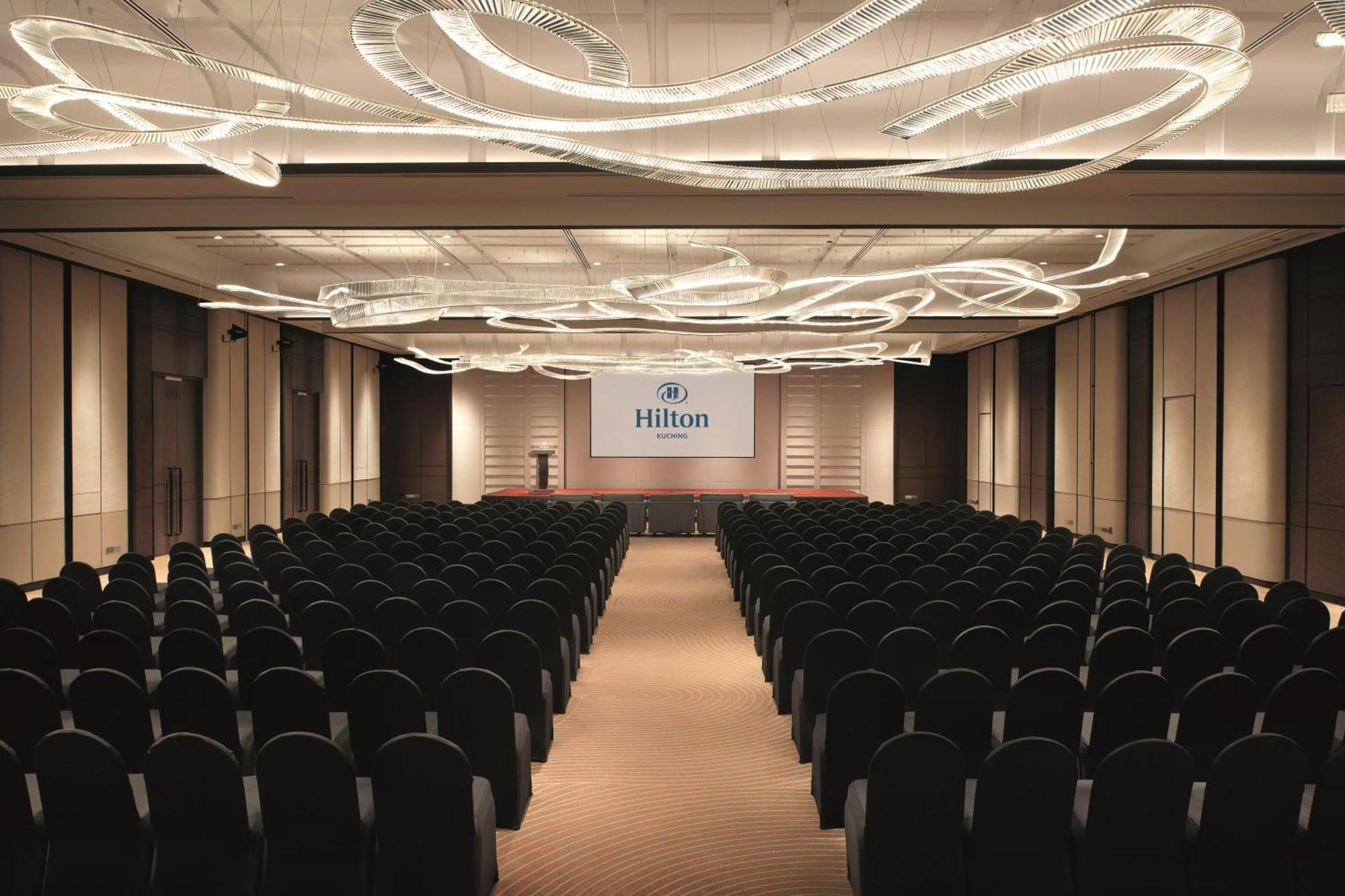 Hilton Kuching Hotel Buitenkant foto